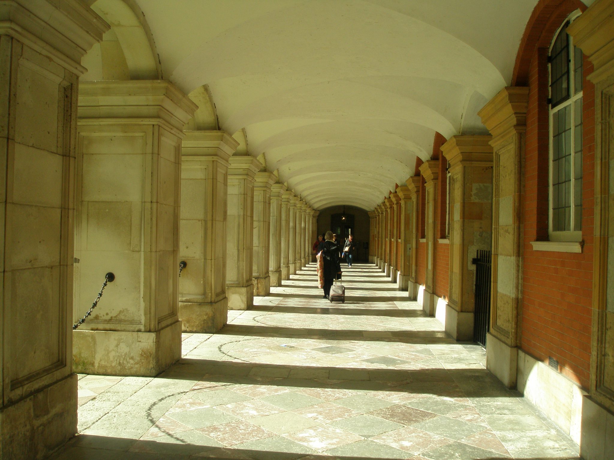 Colonnade in Fountain Court
