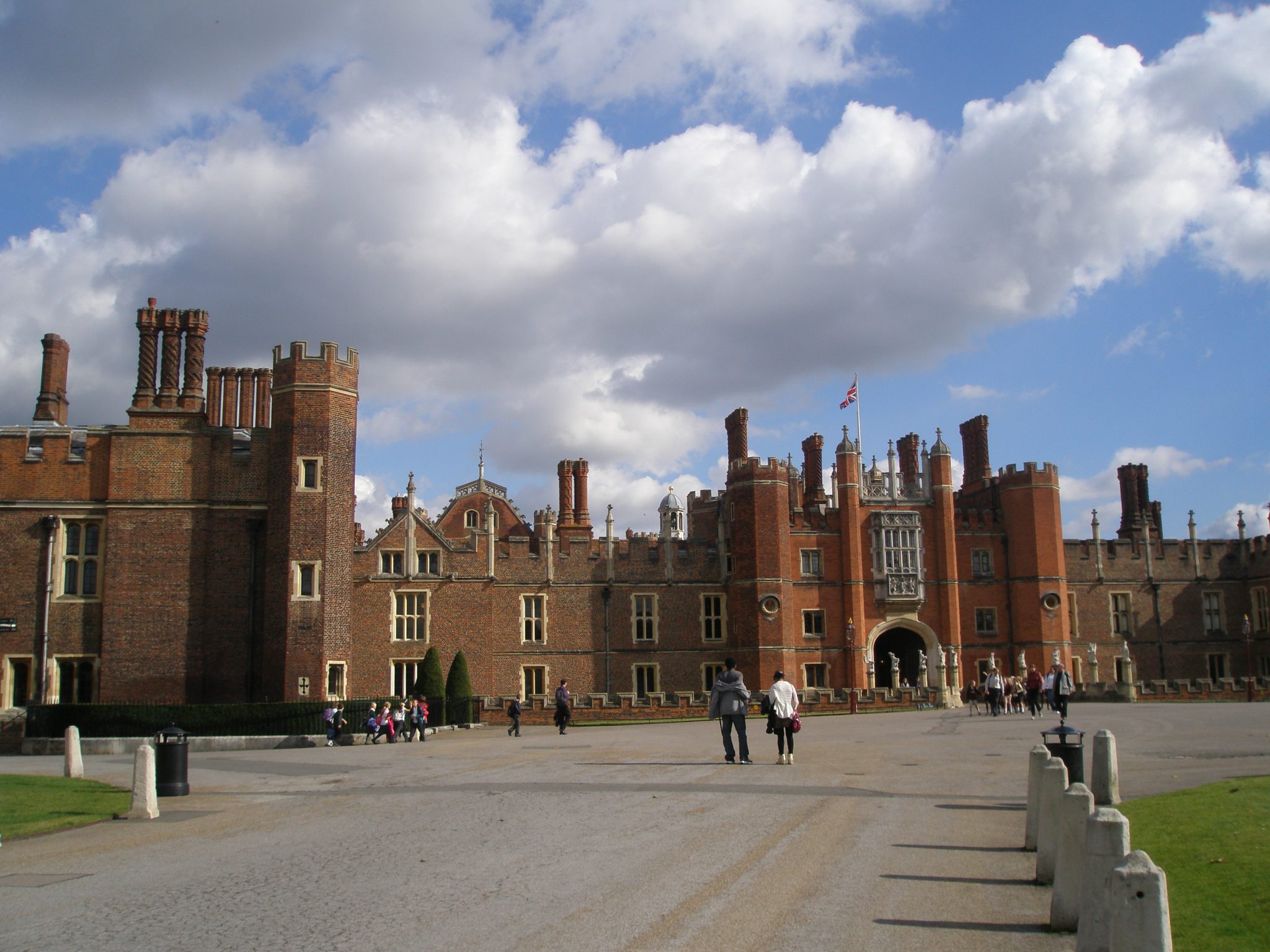 Approaching Hampton Court Palace