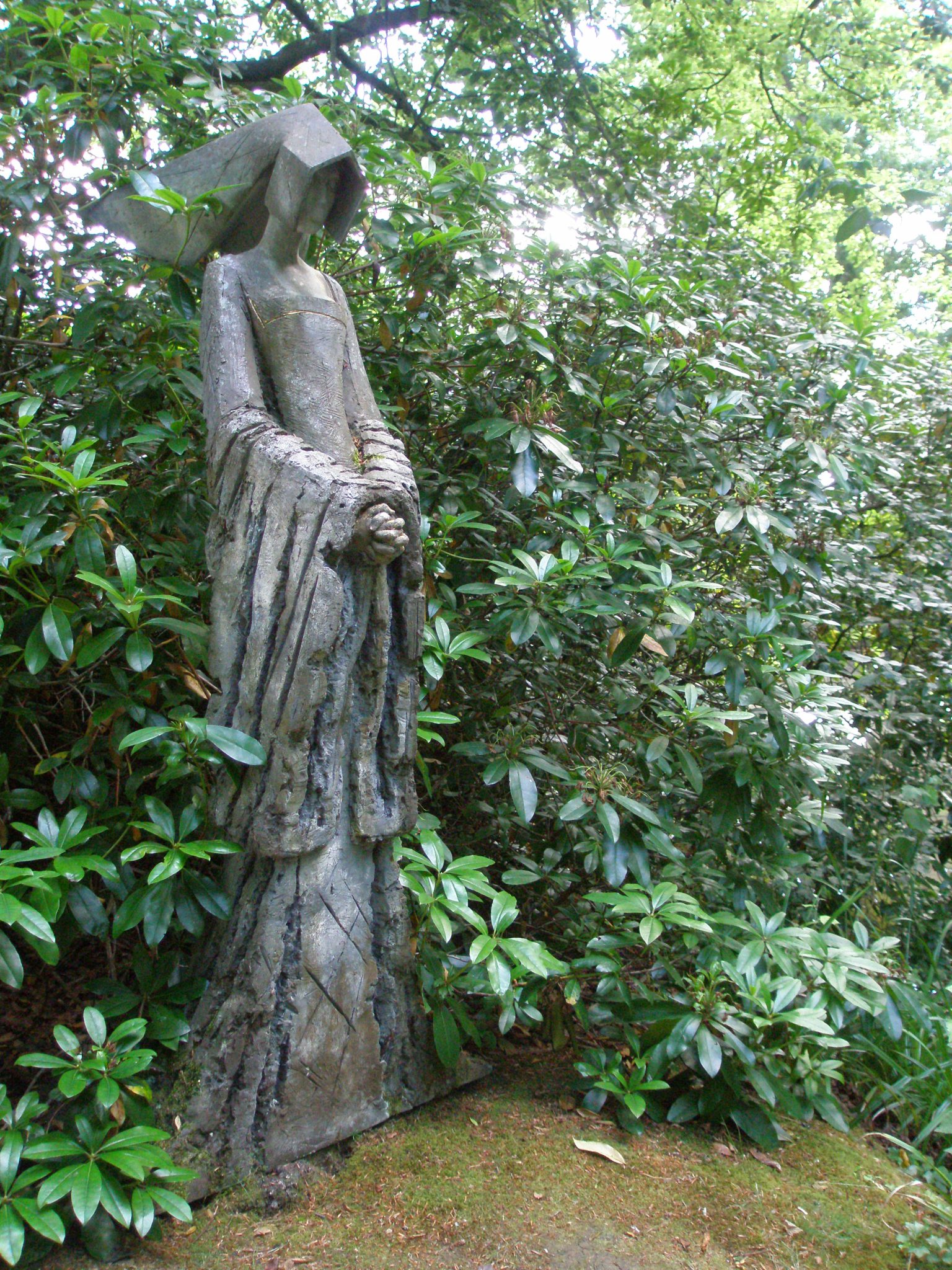 ANNE BOLEYN, by Philip Jackson. This is one of the sculptures that's permanently mounted in Pashley's gardens.