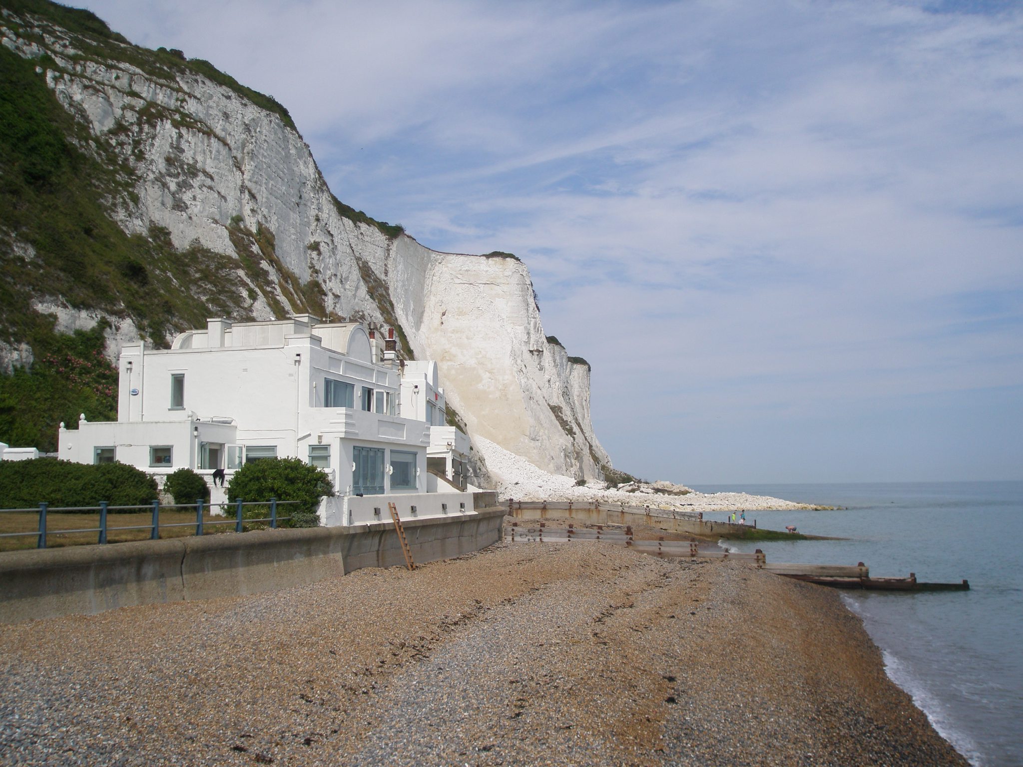 It's August 8, 2013, and we're at the Edge of England! These are the white cliffs of Saint Margaret's-at-Cliffe.