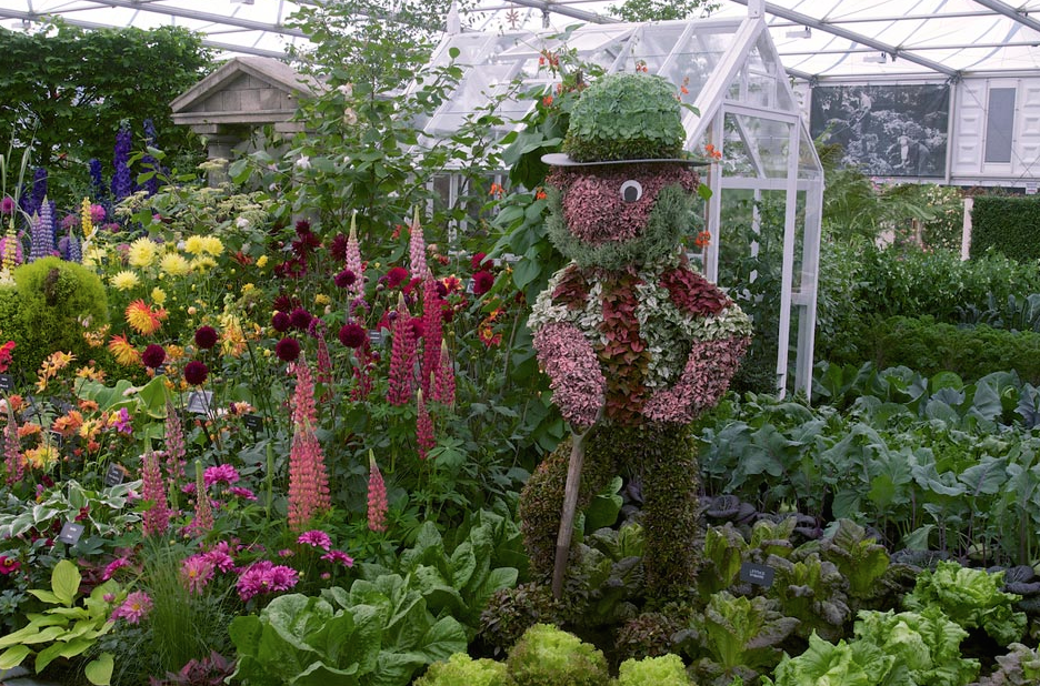 This sums up the aesthetic of the Great Pavilions' displays. The RHS gave this a Gold. Image courtesy of the RHS>