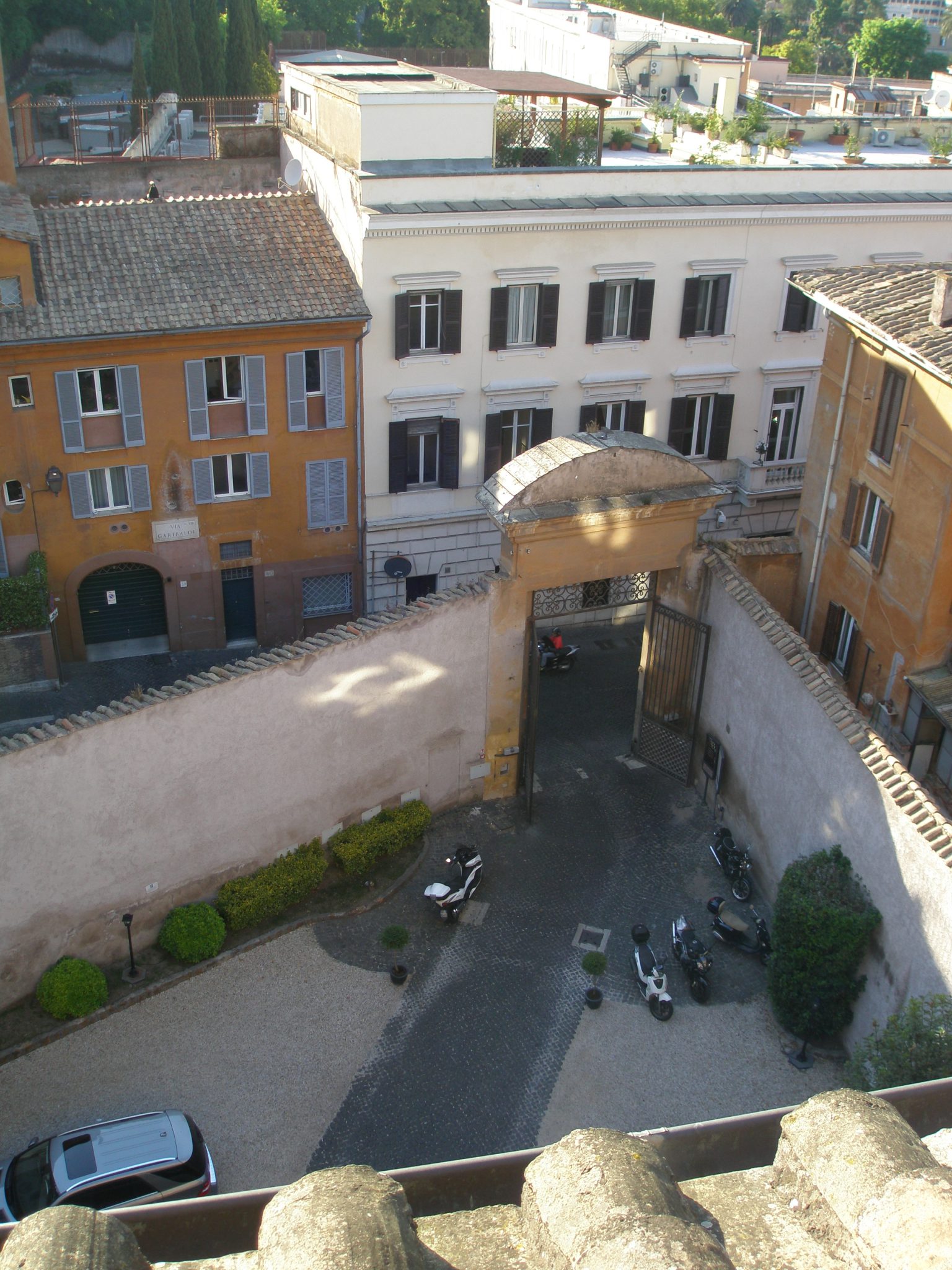 A vertiginous look at the front entry courtyard.