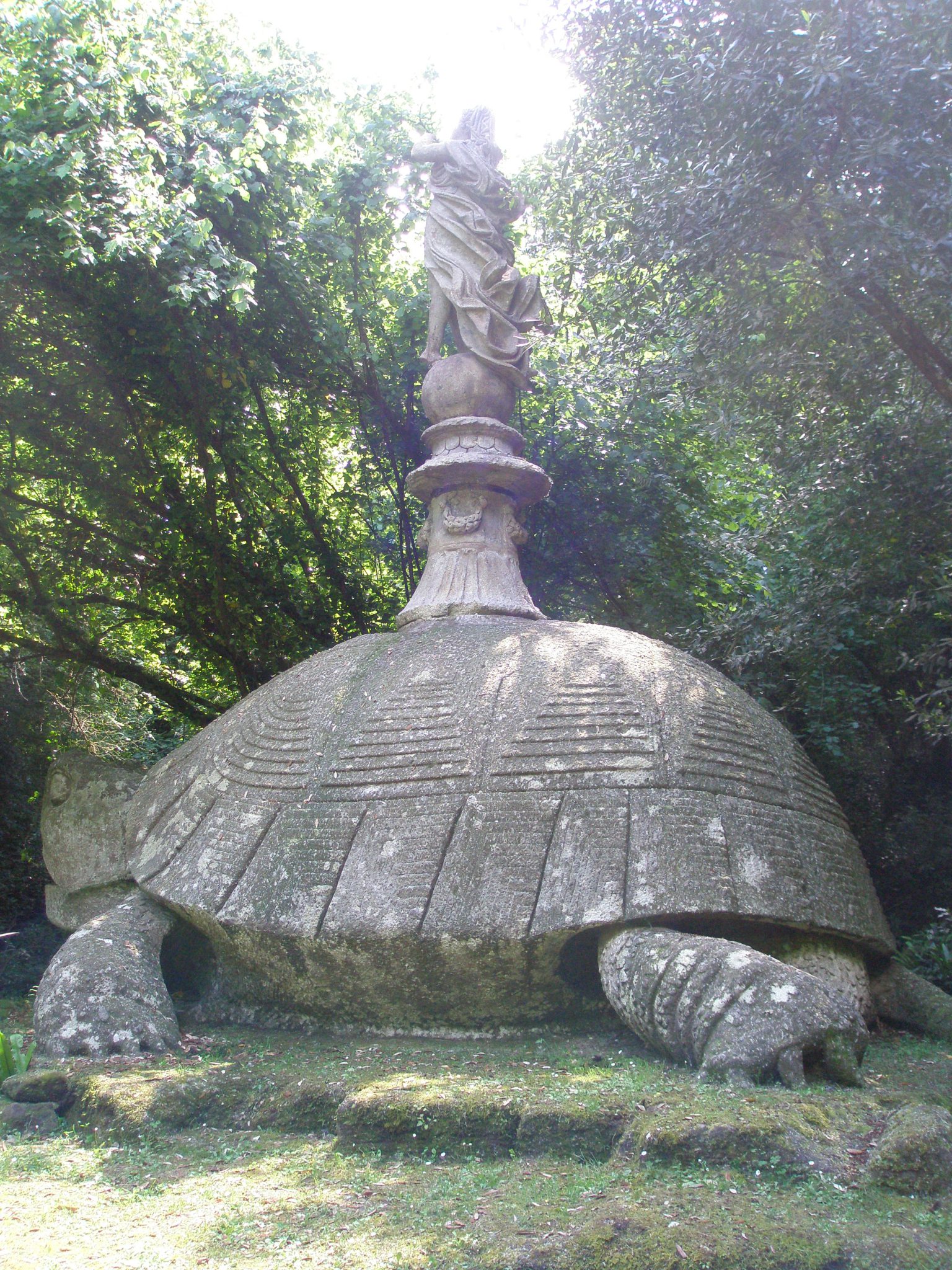 Tortoise carrying Fame