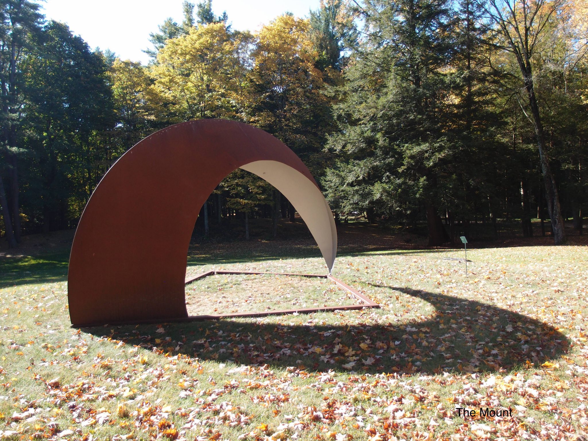 ARCH II, by Ann Jon...with a seat inside. Another masterful exercise of sculptural shadow-play, which can be yours for only $36,000.00 (I confess that I WANT this lovely creation, but...... ) .