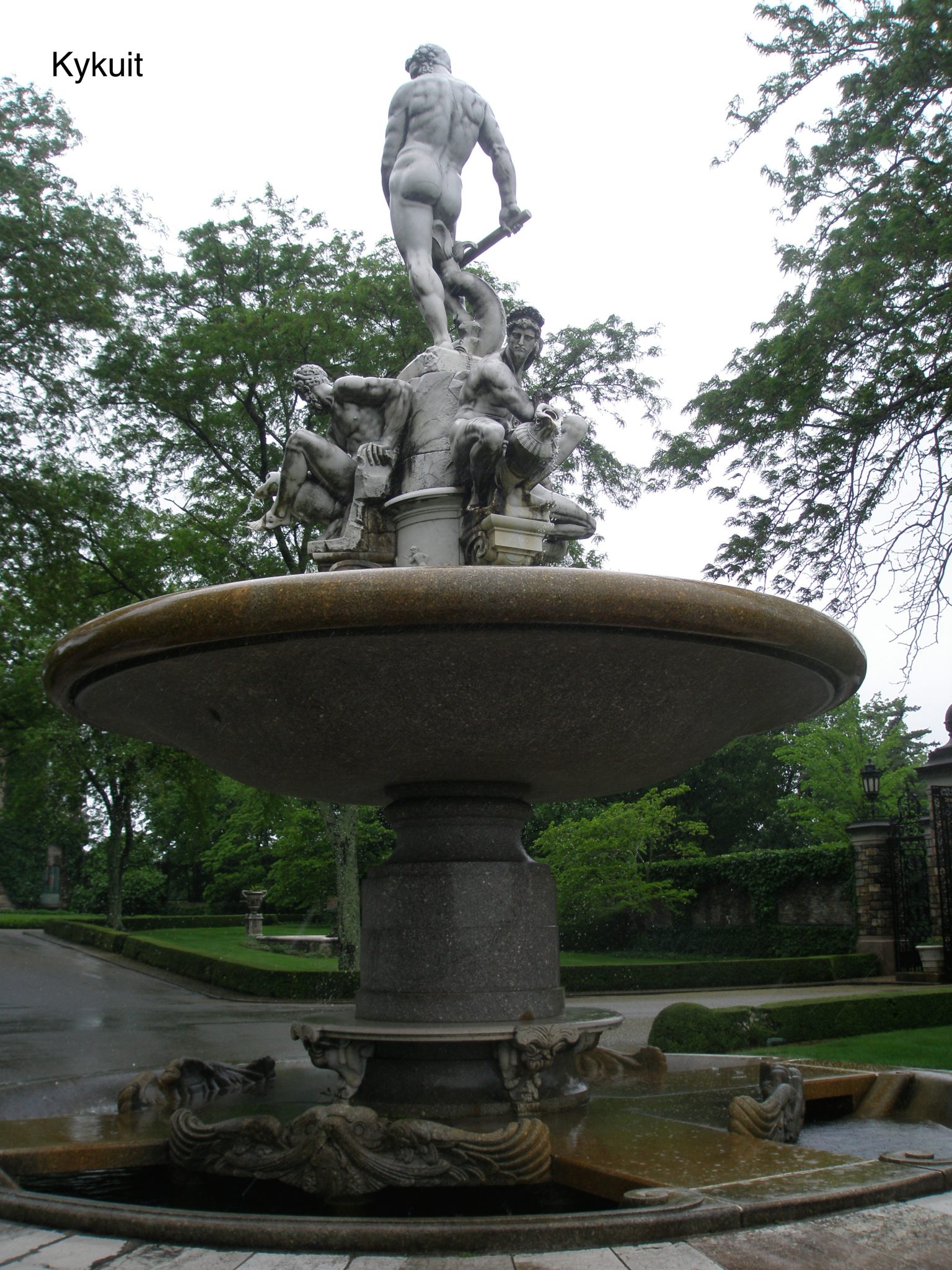A closer view of the Oceanus Fountain, which was added to Kykuit's Forecourt in 1914.
