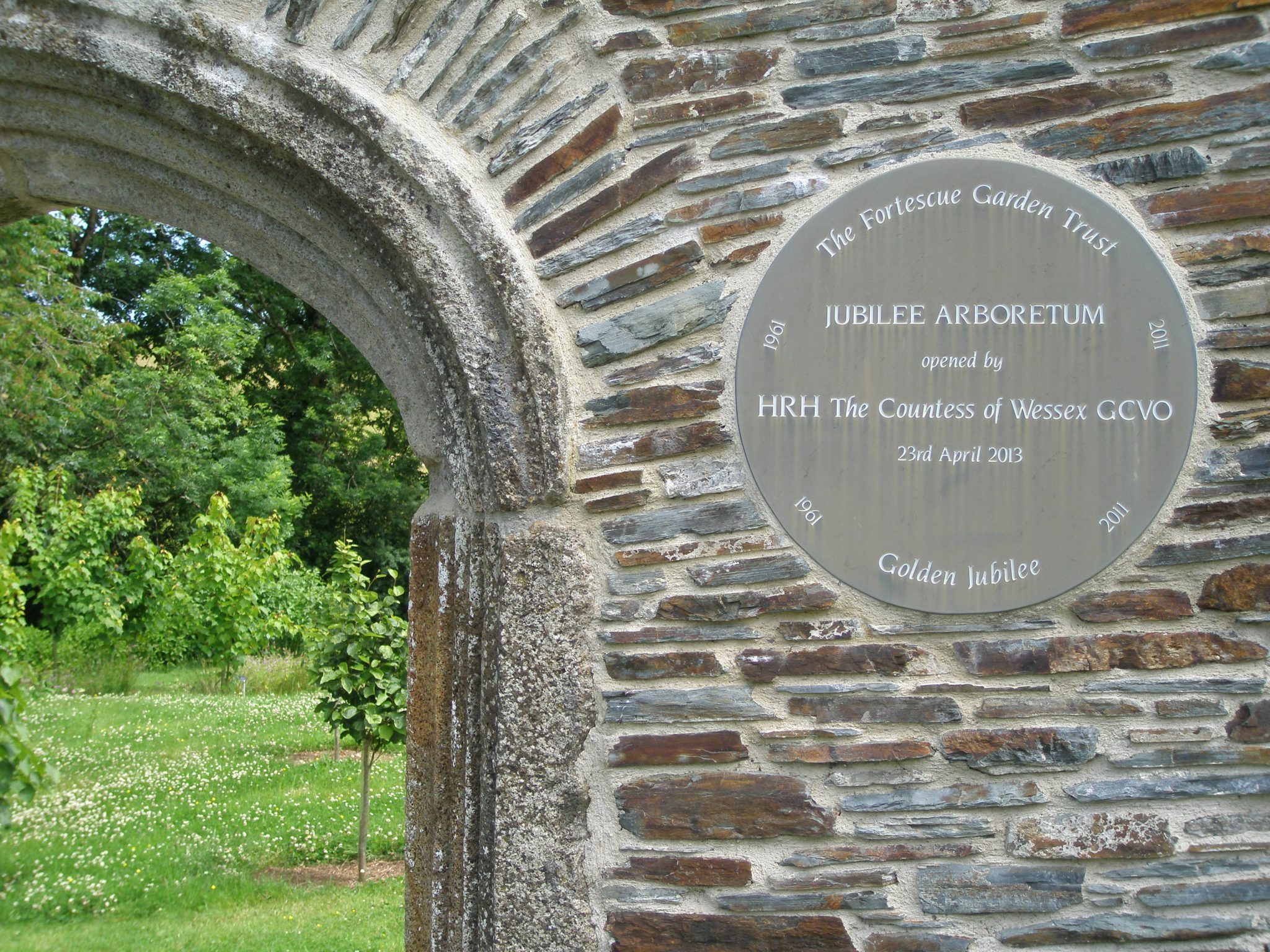 Plaque at the entrance to the Arboretum