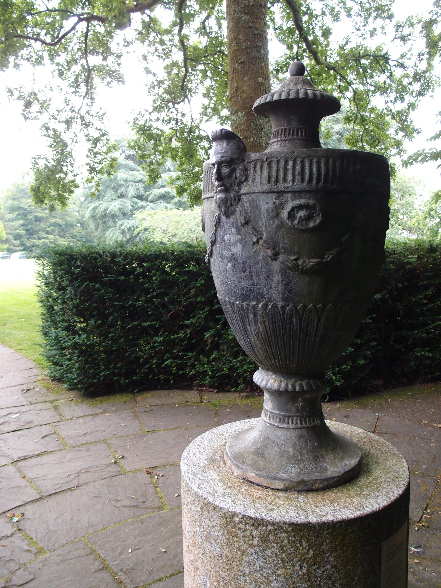 Behind the Great Hall, this George III lead urn marks the beginning of the gardens. The urn is thought to have been chosen by Beatrix Farrand.